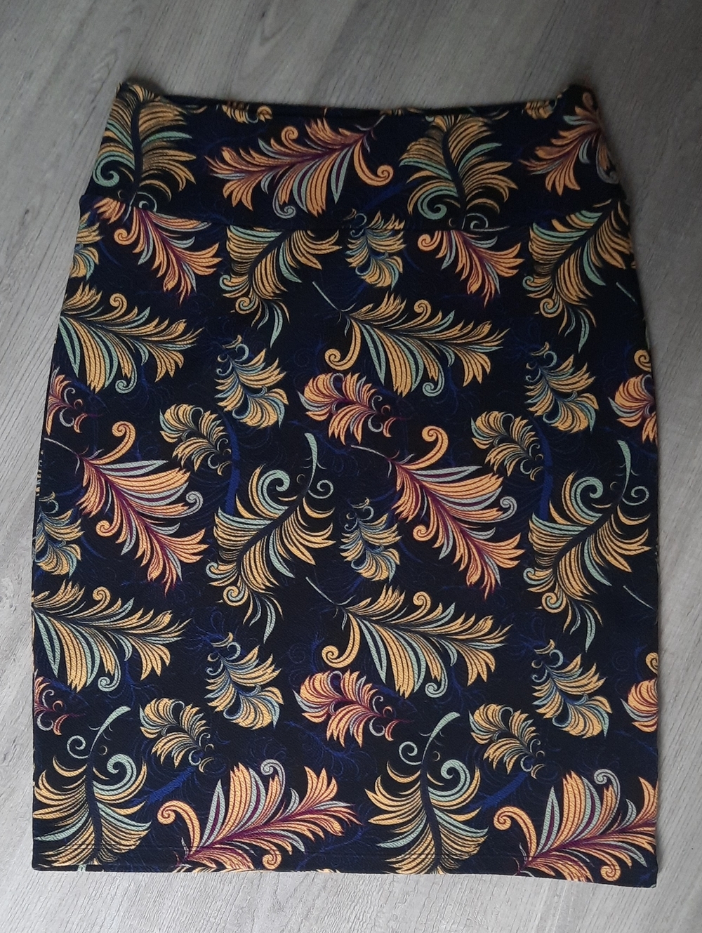 Lularoe Feather Print Cassie Skirt
